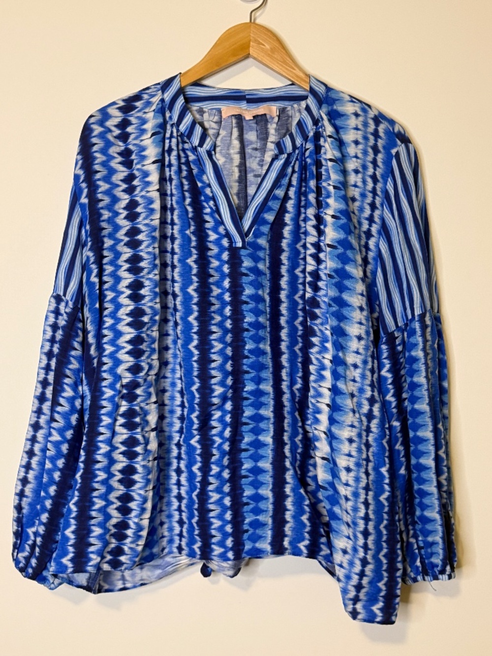 Valérie Khalfon Paris Blue White Ikat Shibori Print V-Neck Blouse Size M